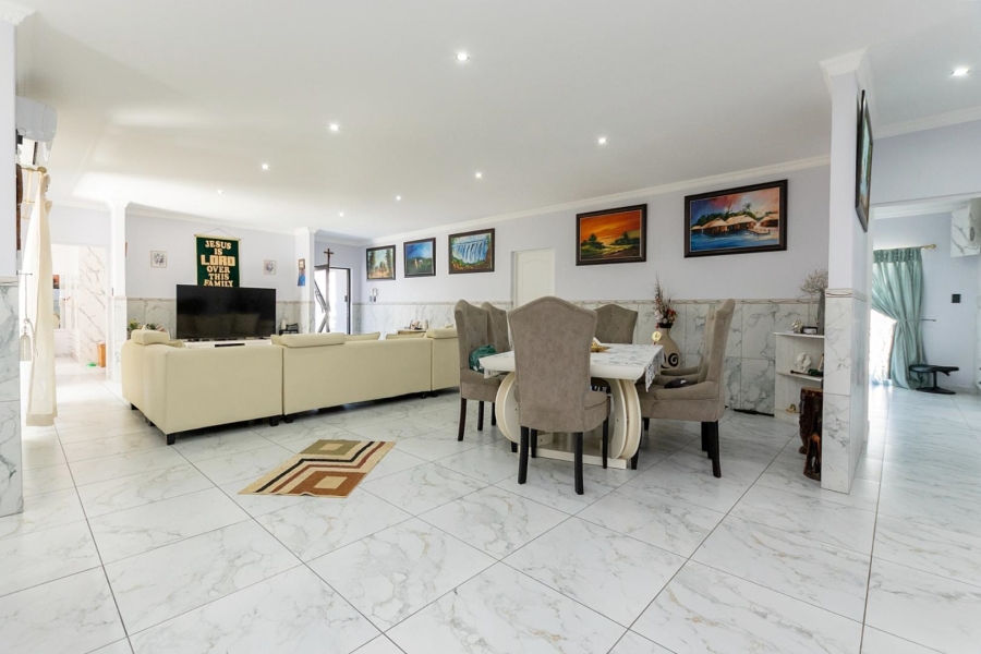 4 Bedroom Property for Sale in Country Club Western Cape